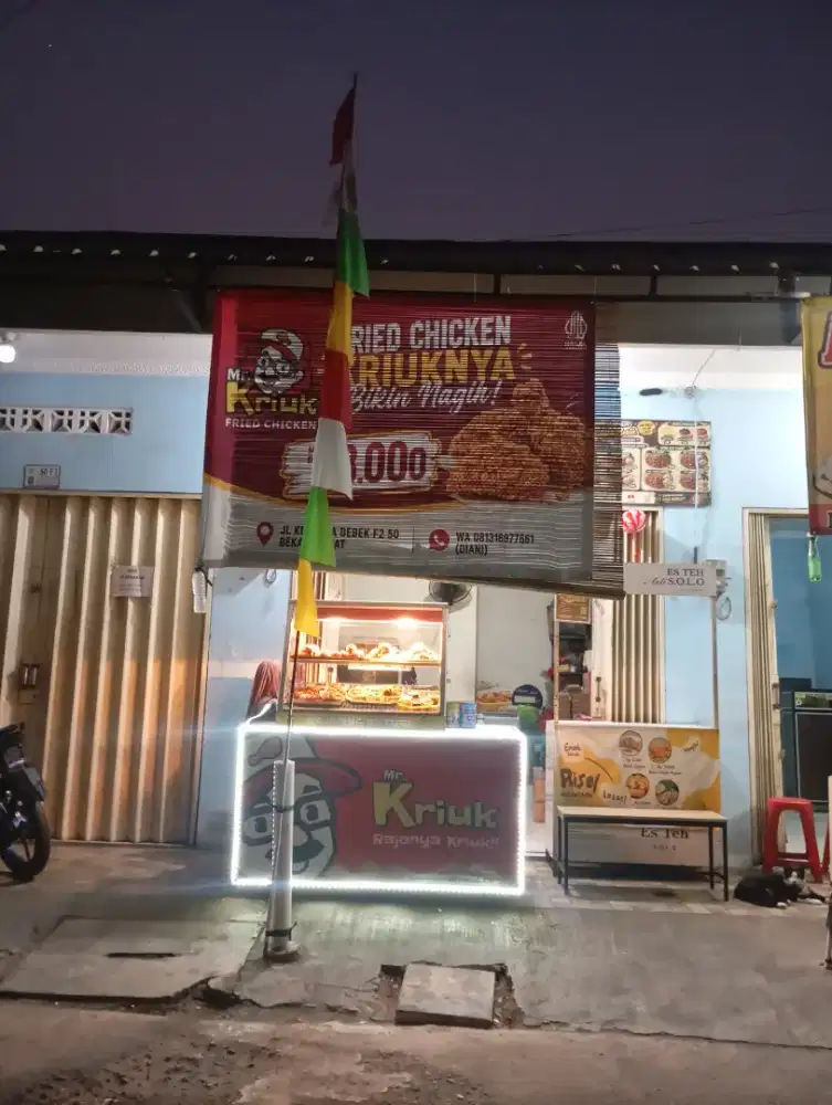 Penjaga Toko Fried Chiken ( untuk wanita )