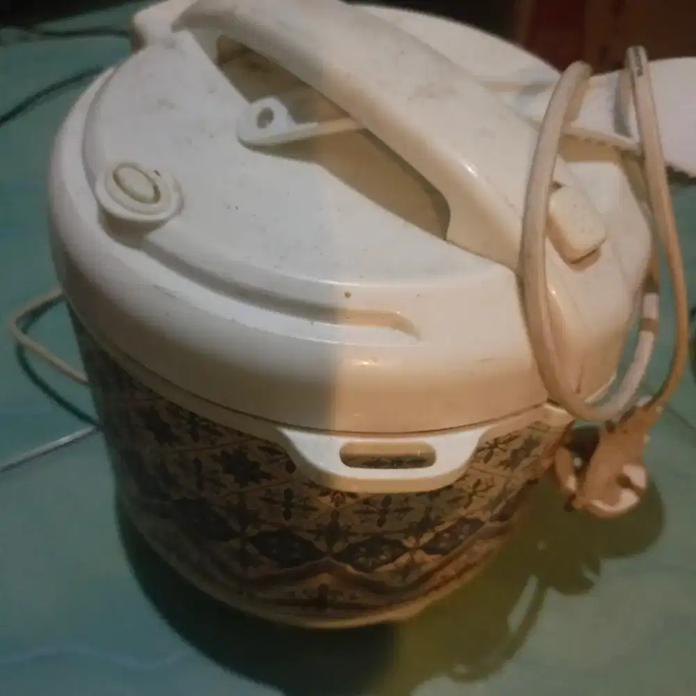 Penanak nasi/rice cooker mini Miyako 1 liter normal