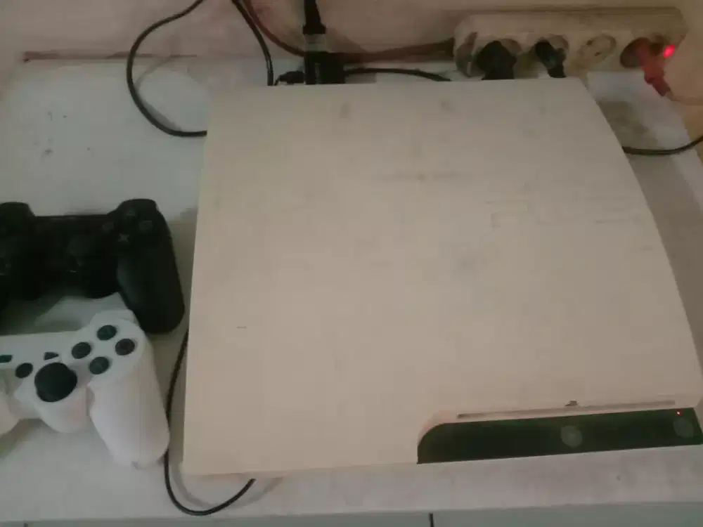 PS 3 SLIM dan TV 32 in Sharp Aqua bonus hardisk eksternal game ps