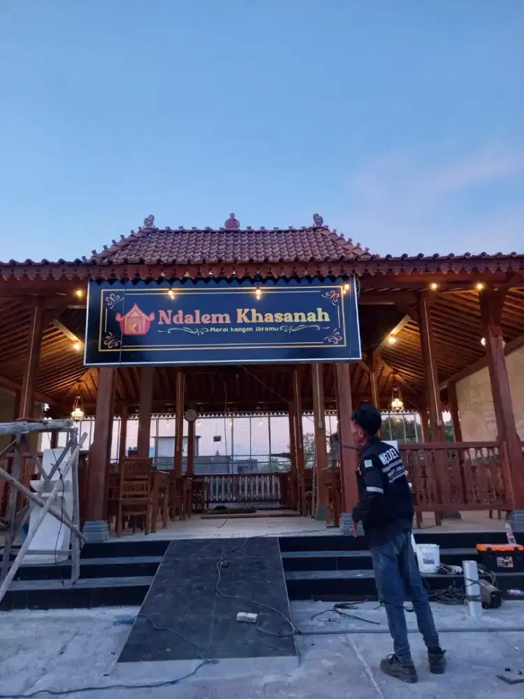 menerma custom neonbox papan nama