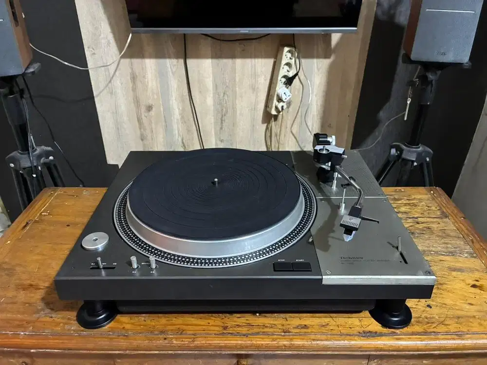 Turntable technics sl-1100 japan pemutar piringan hitam