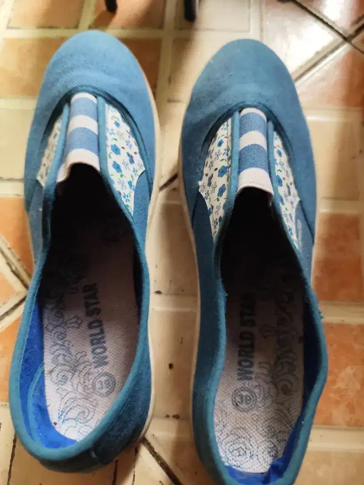 Sepatu empuk nyaman