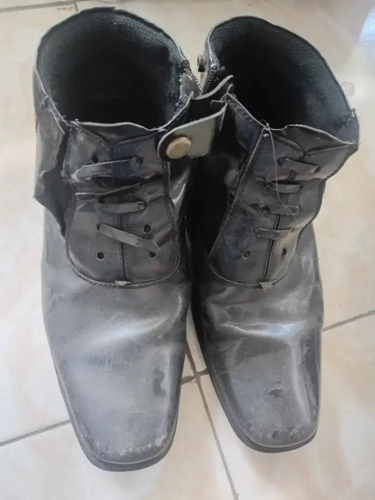 Sepatu Pantopel Bekas