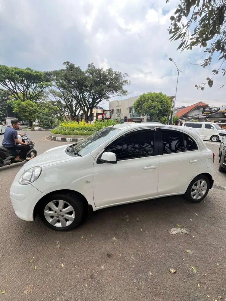 Nissan March 2013 Bensin