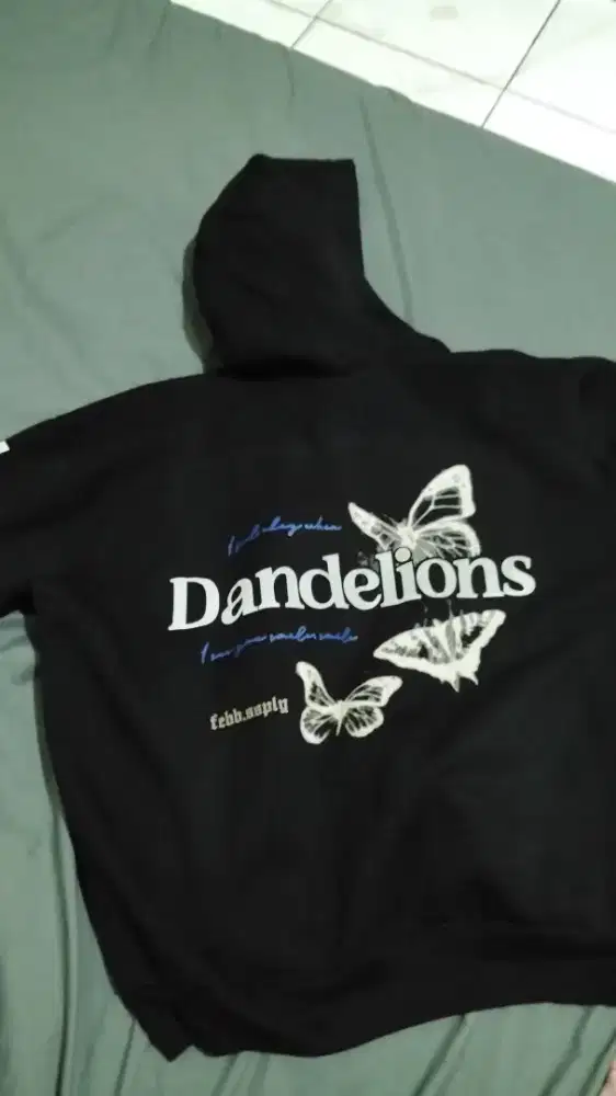 Sweater Hoodie Dandelions