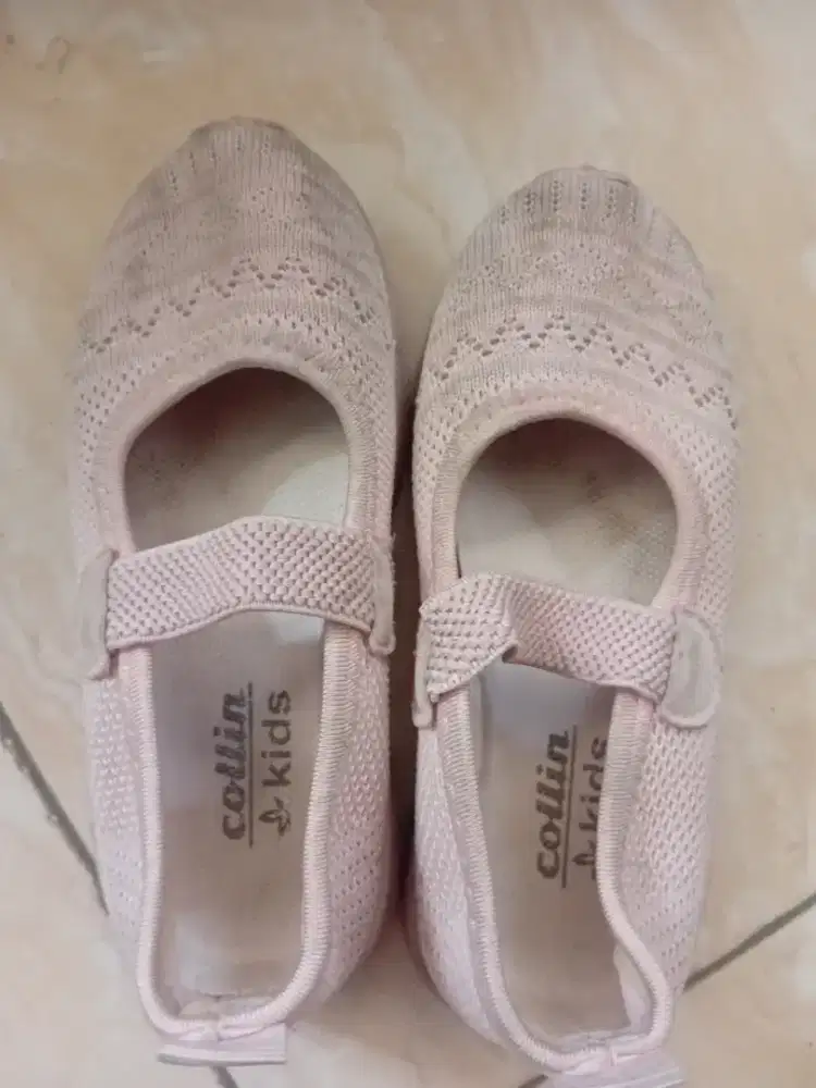 Sepatu Anak Pink