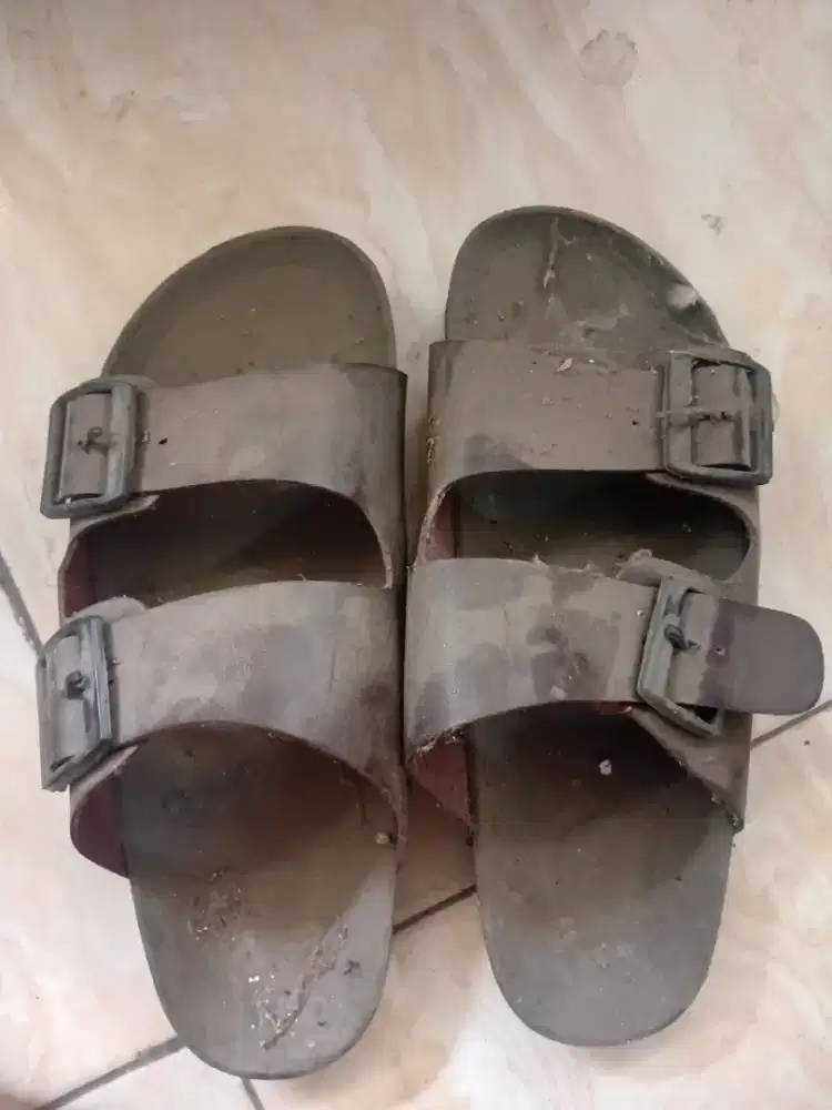 Sandal Pria Cokelat