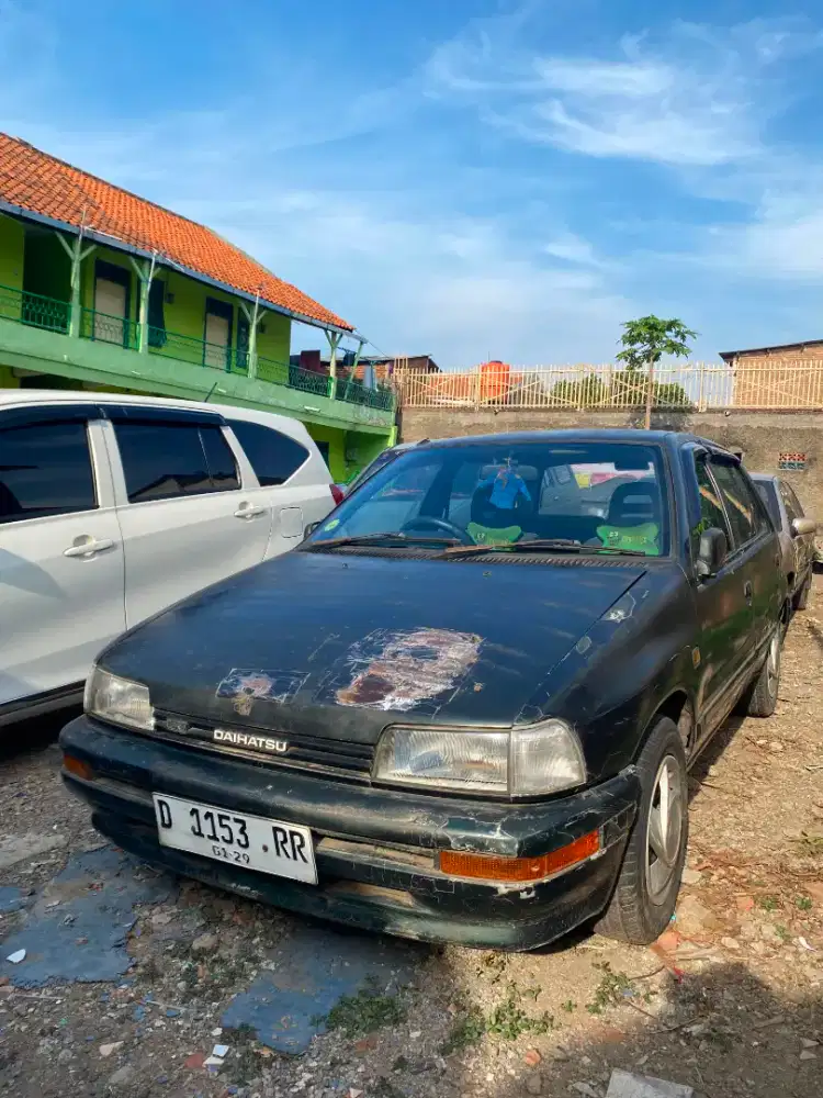 Jual Daihatsu Charade Hatchback 1992