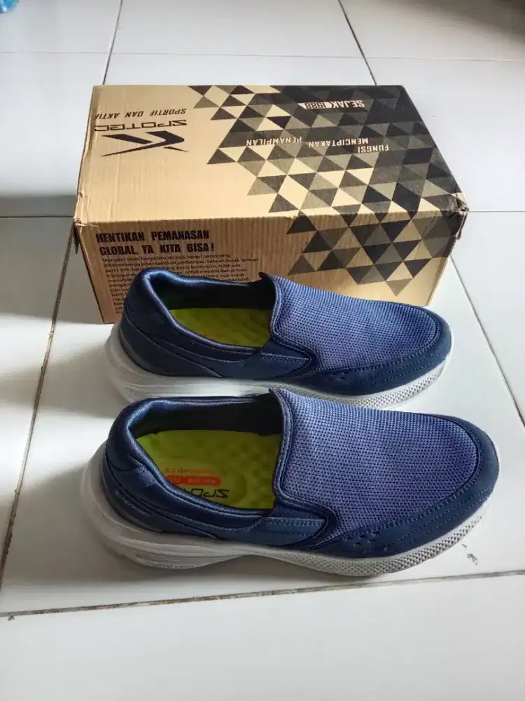 Jual sepatu kepake sekali ukuran 40