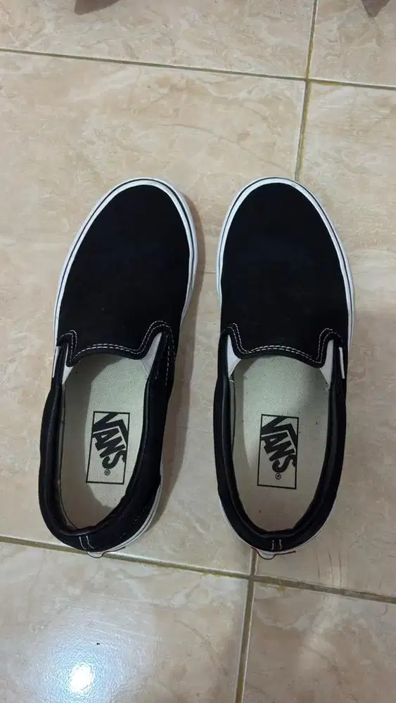sepatu vans slip on women