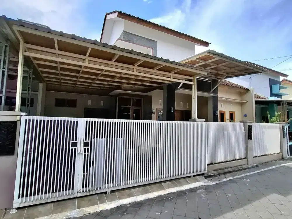 JUAL RUMAH SIAP HUNI LUAS 114 M2 DI PURBAYAN GENTAN DEKAT KOTA SOLO DAN KAMPUS UMS SOLO
