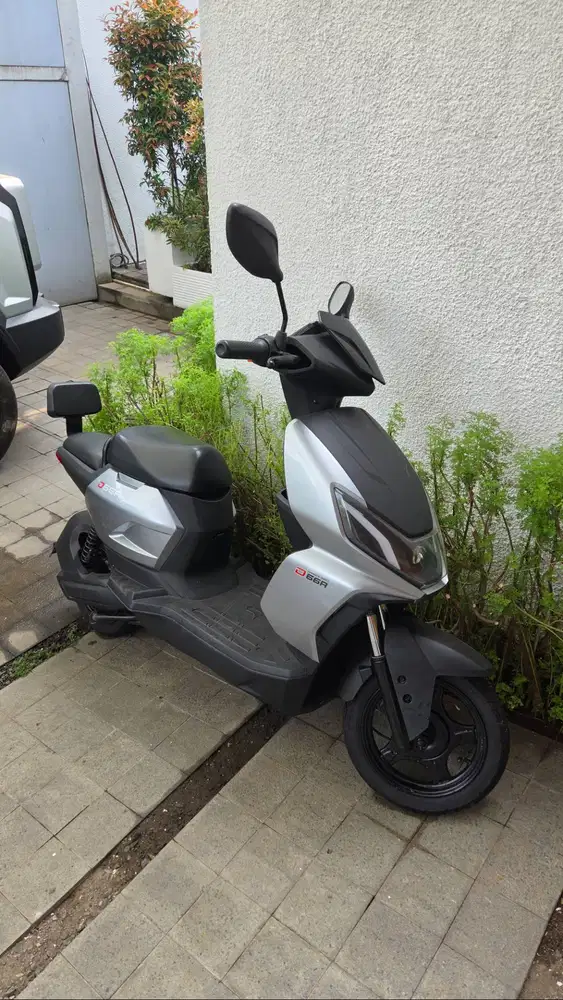 Uwinfly D66A dijual murah masih baru 40 Km