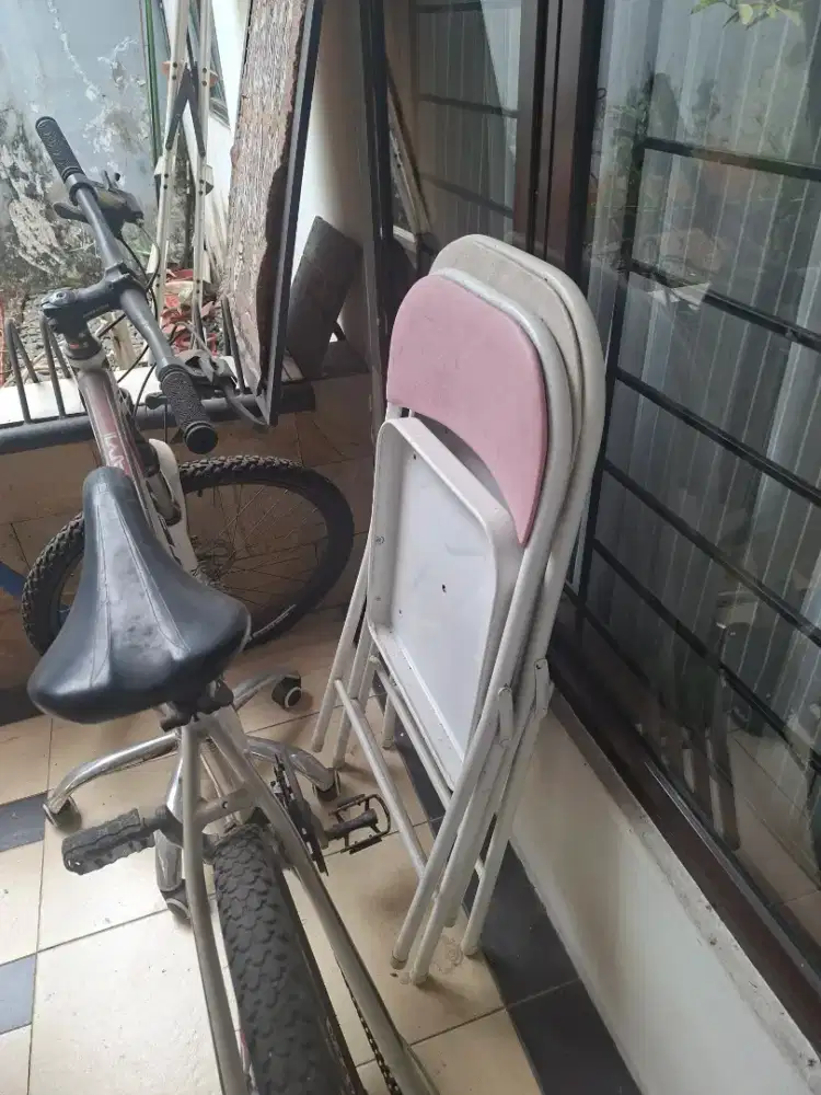 3 kursi belajar