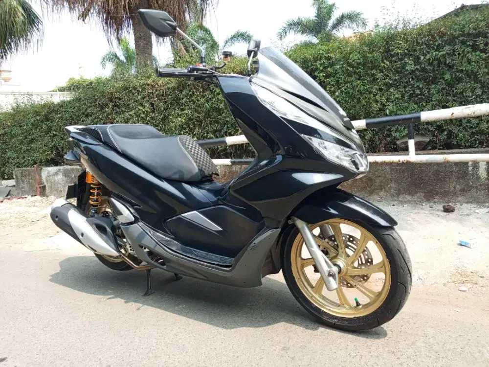Honda PCX tahun 2018 CBS mulus cakep