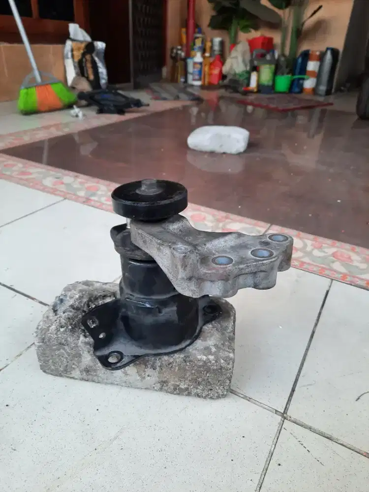 Engine mounting ori copotan kanan ertiga ori