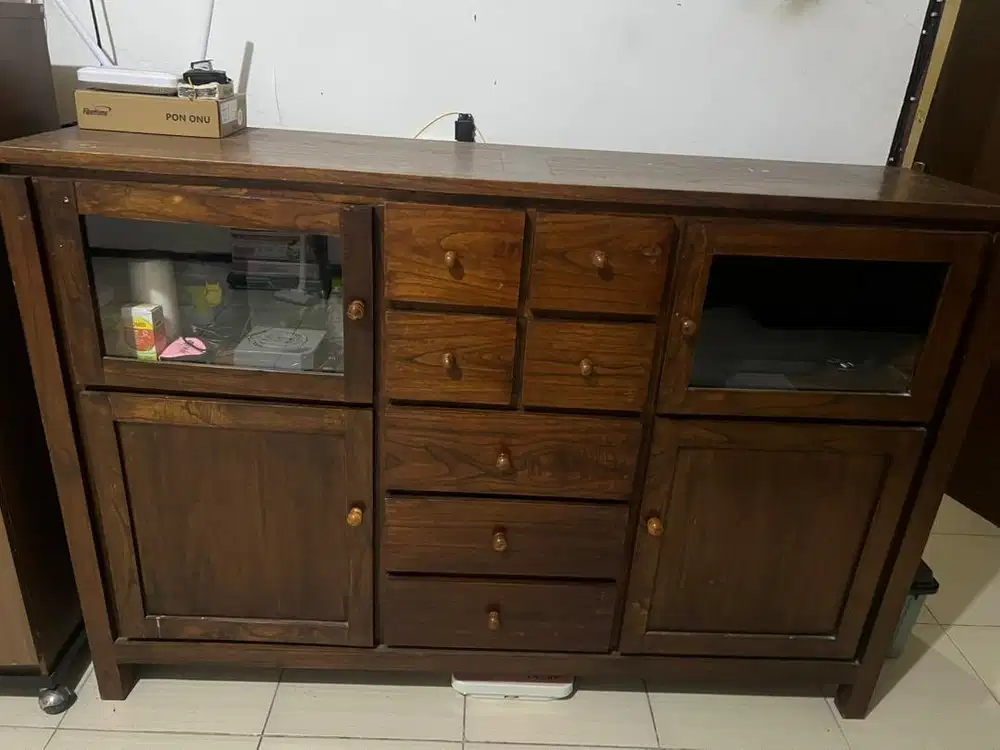 Kabinet kayu lawasan