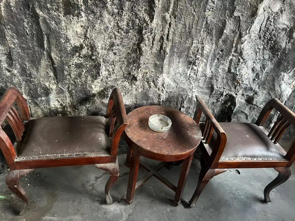 Kursi teras kayu