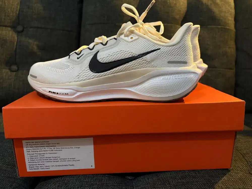 Sepatu Nike perempuan