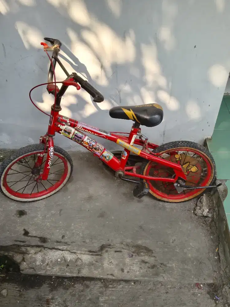 Sepeda anak bekas