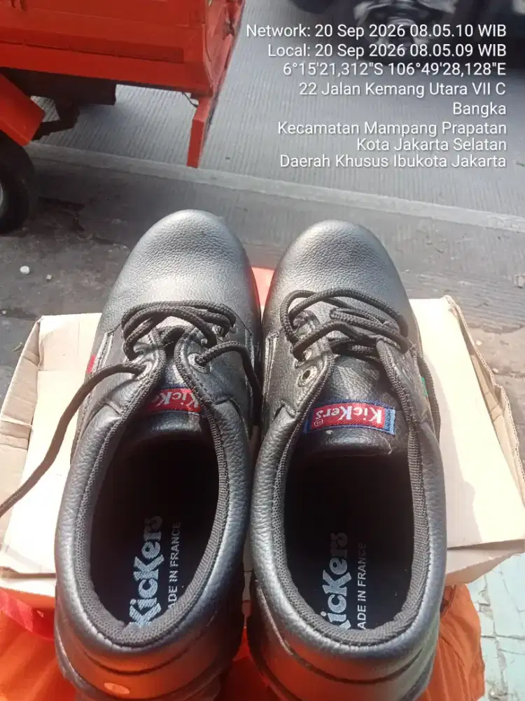 Safety shoes 42