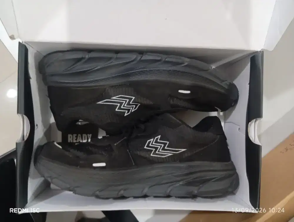 Sepatu Geoffmax viccius black ukuran 44