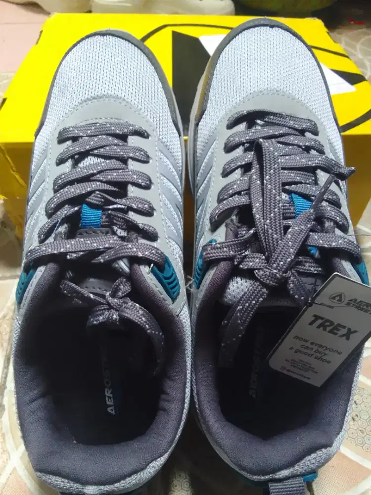 AEROSTREET TREX size 41 warna abu abu tua + tosca