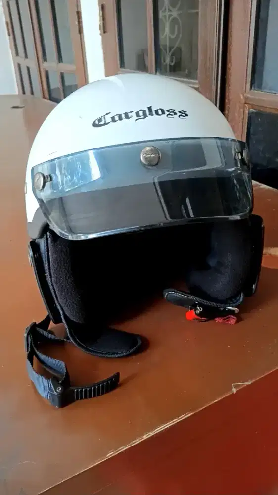 Cargloss CFS Chips Retro warna putih dengan model half face