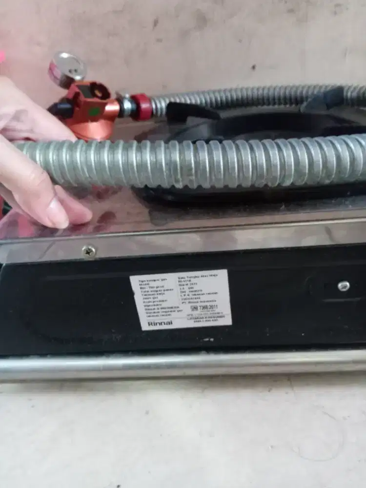 Kompor rinnai 1 tungku sudah 1 set selang dan regulator