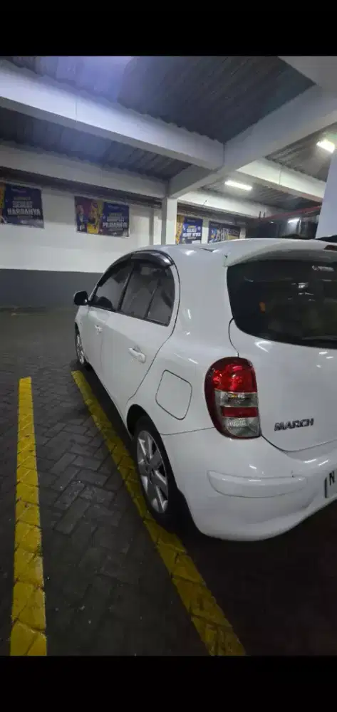 Nissan March 2012 Bensin