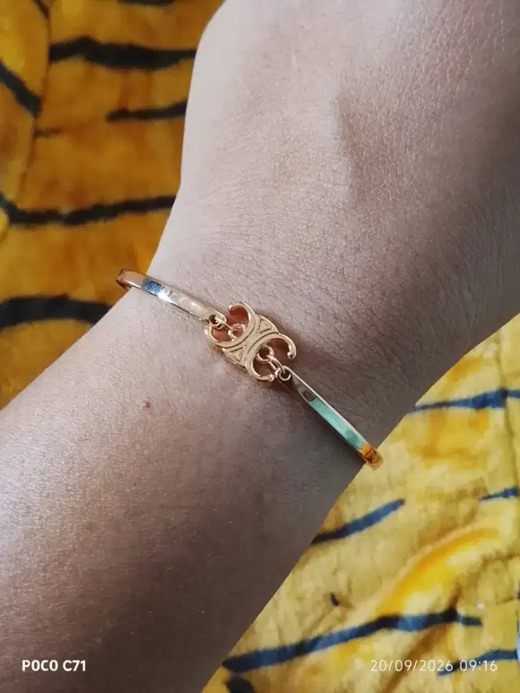 Gelang tangan semi bangel embos celine