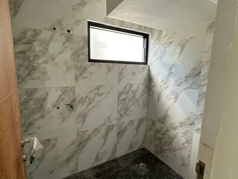 rumah nyaman 2 lantai kota malang