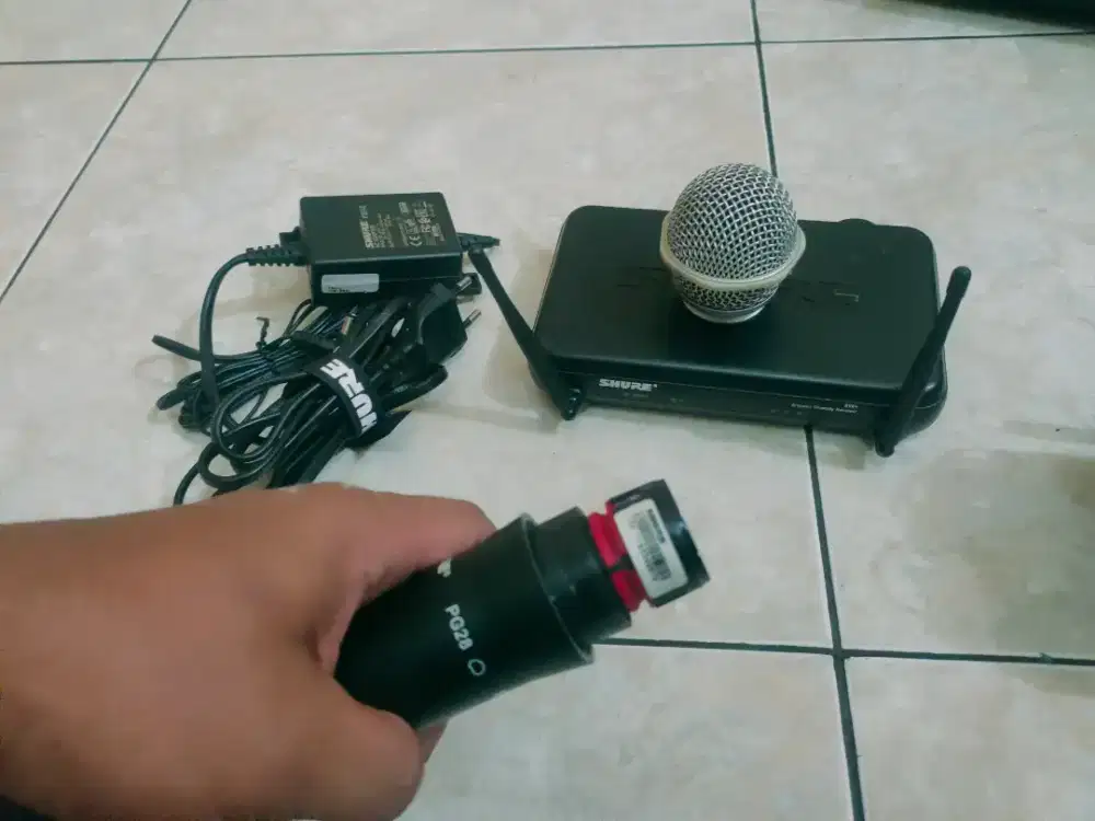 Wirelles shure svx4 pg28