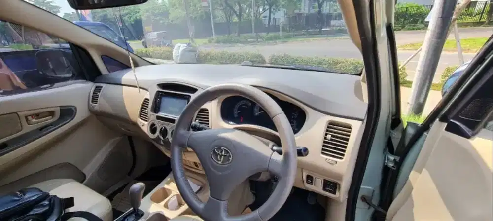 Innova tahun 2005 pajak hidup panjang , siap pakai