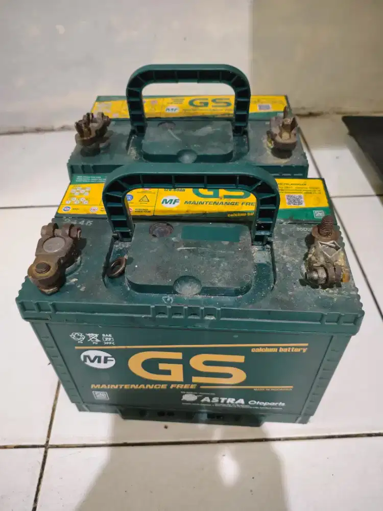 2 unit Aki kering merk GS