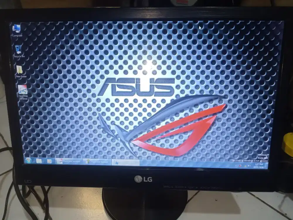 Monitor 16 LED, normal minus dikit.