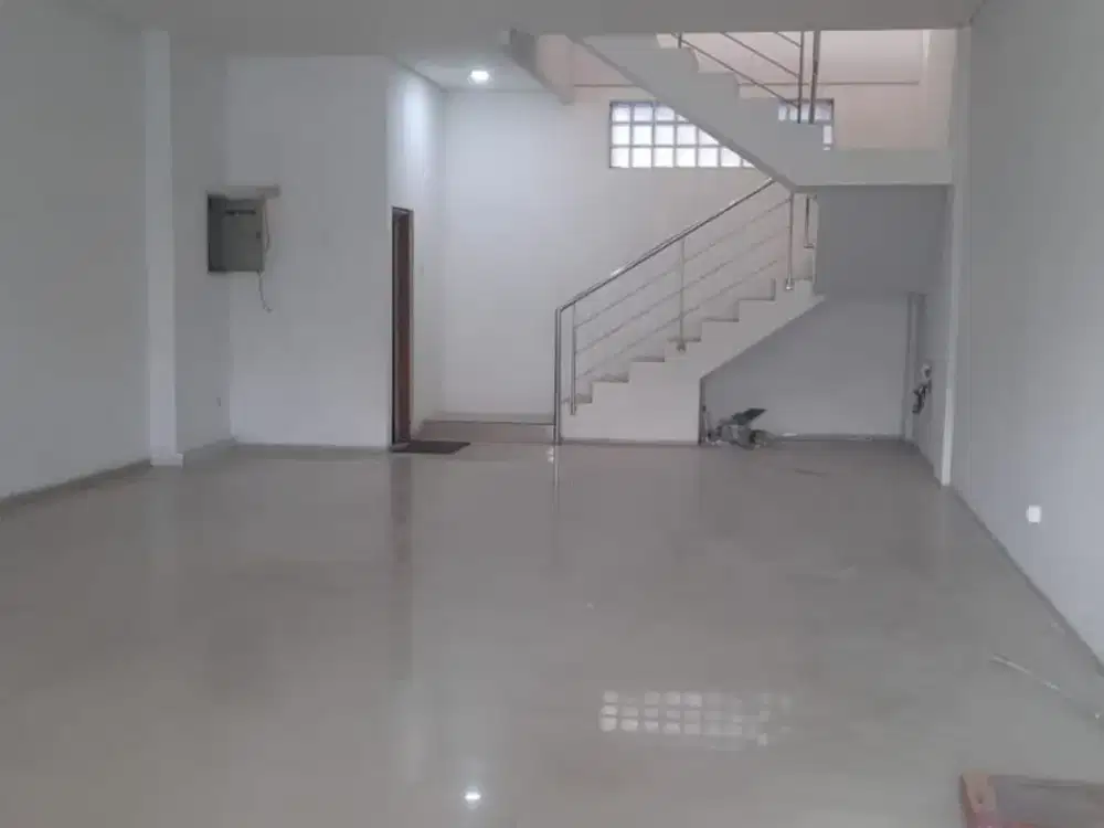 Ruko 3 LT Strategis Siap Pakai di Jalan Buahbatu Bandung