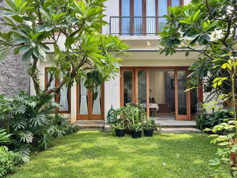 Rumah Cantik Modern Tropis lokasi strategis di Jakarta selatan 16226