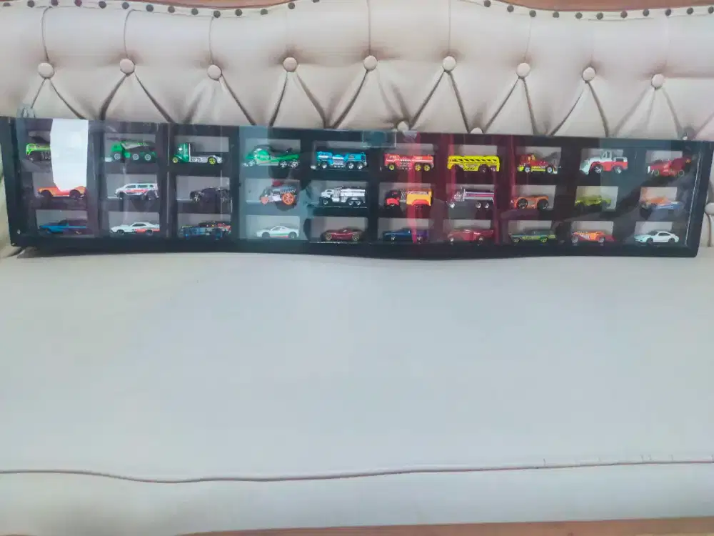 Hotwheals + Rack isi 30pcs