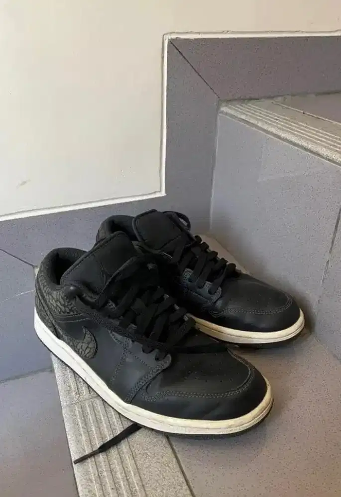 Air Jordan 1 low sz 40.5 dijamin ori