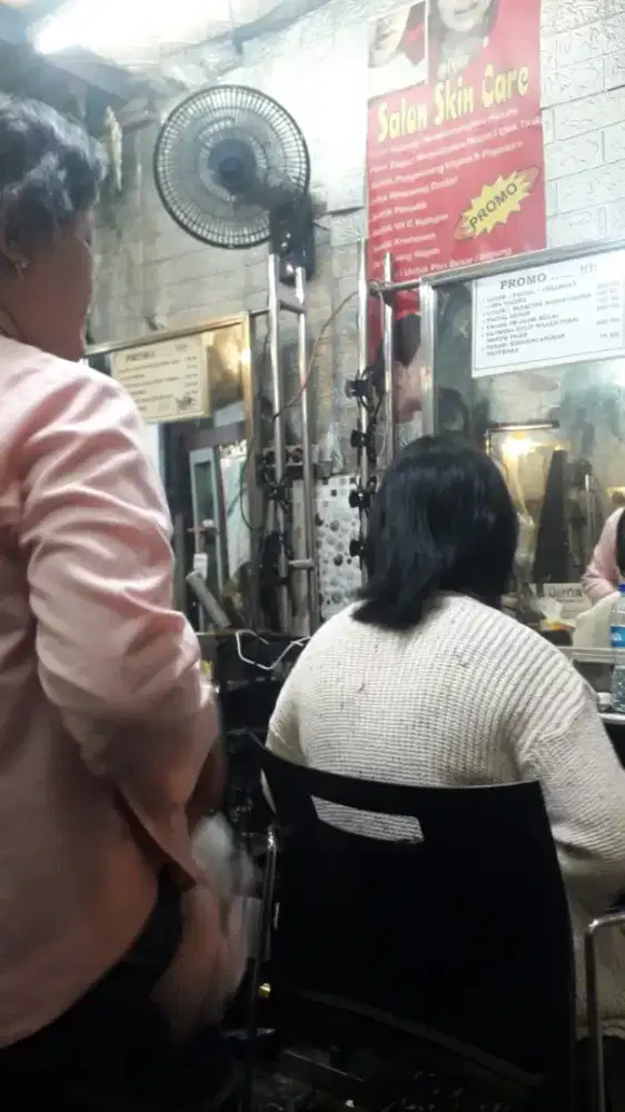 Lowongan kerja capster dan stylist salon wanita