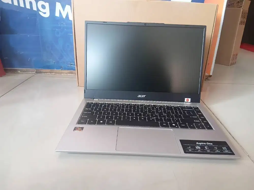 Acer Aspire One A114-43 AMD Ryzen 3 7320U/8GB-DDR5/256GB/14 HD Baru