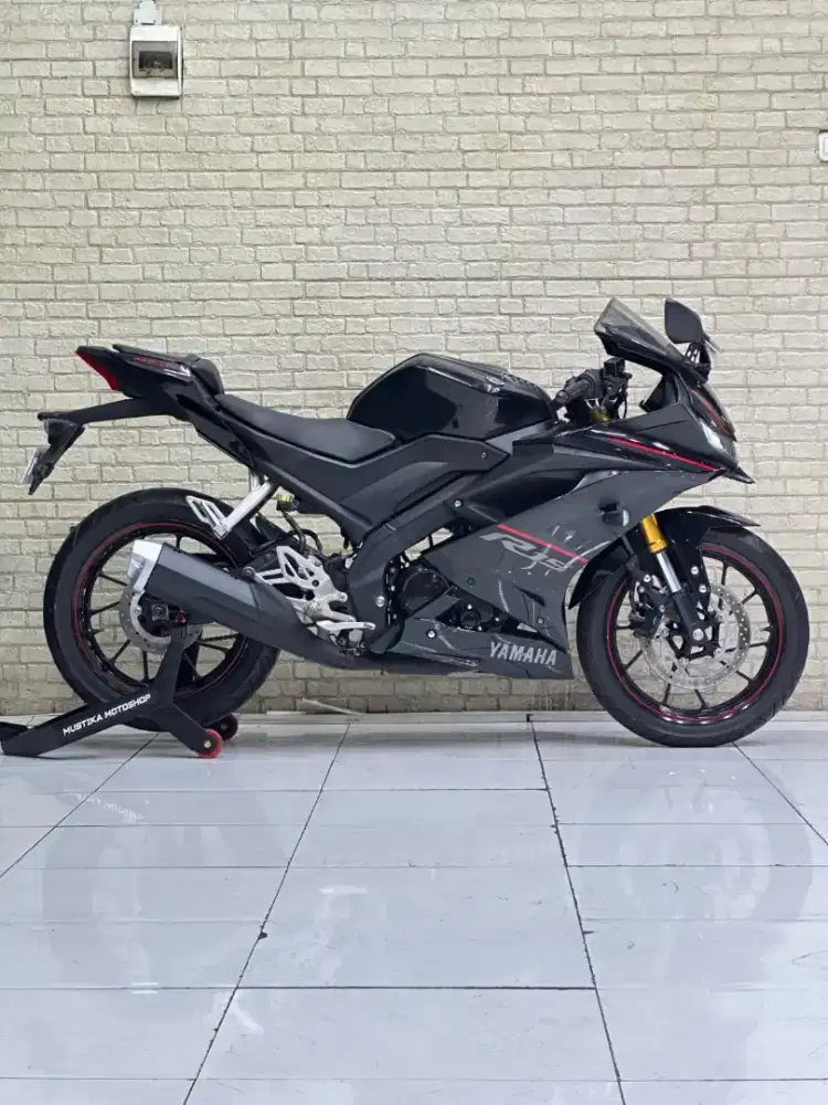 TERMURAH‼️ Yamaha R15 V3 2018 Black Favorit
- Mustika motoshop