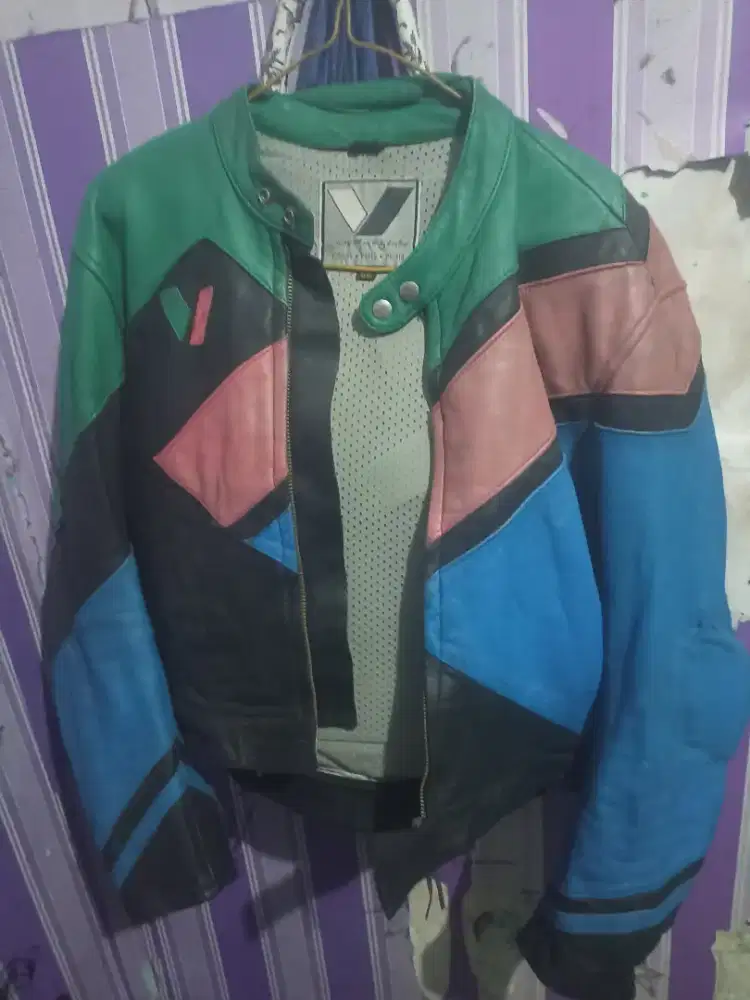 Jaket kulit bahan sapi asli