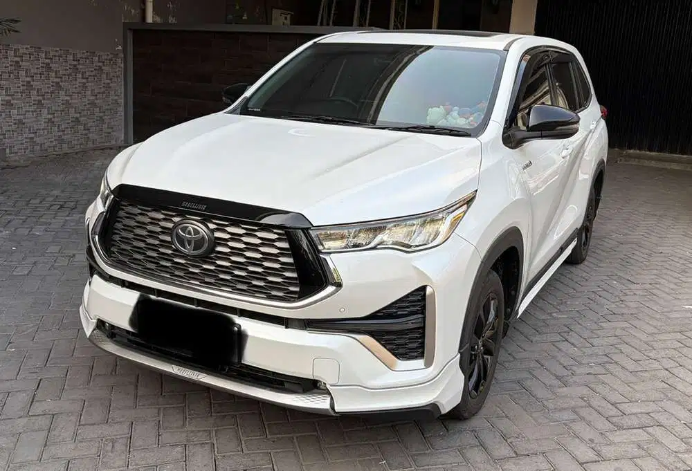 Toyota Innova Zenix V Hybrid Modellista 2023