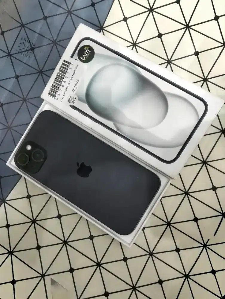 iPhone 15 plus iBox
