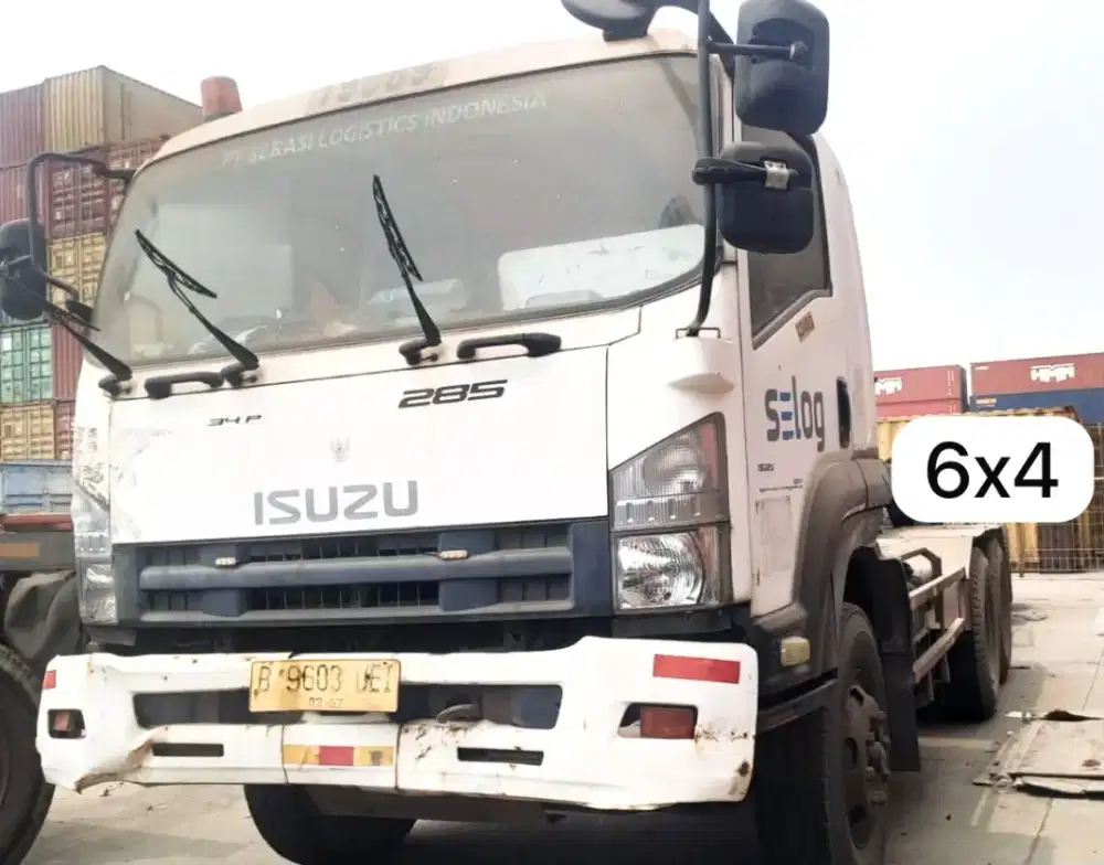Murah Isuzu tronton 6x4 FVZ 34 P Tracktor Head 2011