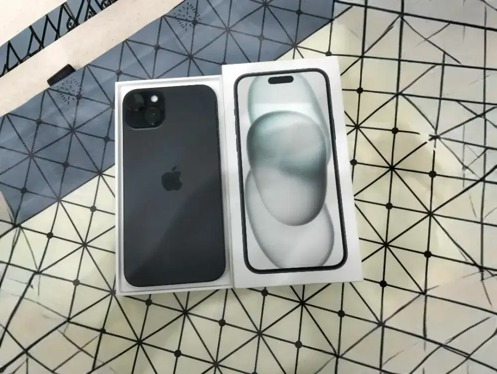 iPhone 15 plus iBox