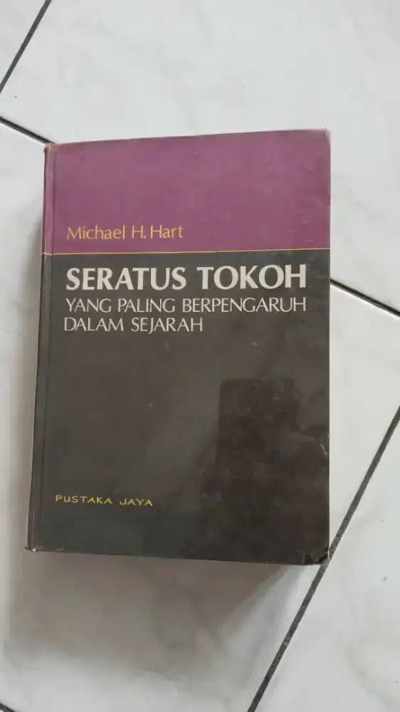 Seratus Tokoh  (Hart) Hard Cover
