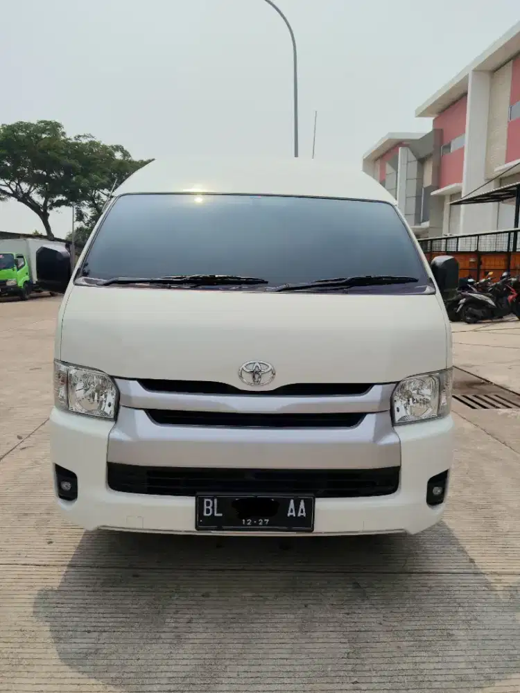 Toyota Hiace Commuter tahun 2022