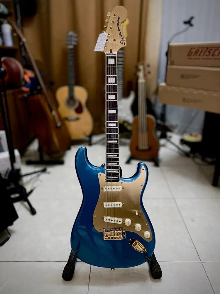 Squier Stratocaster 40th Anniversary LPB limited edition